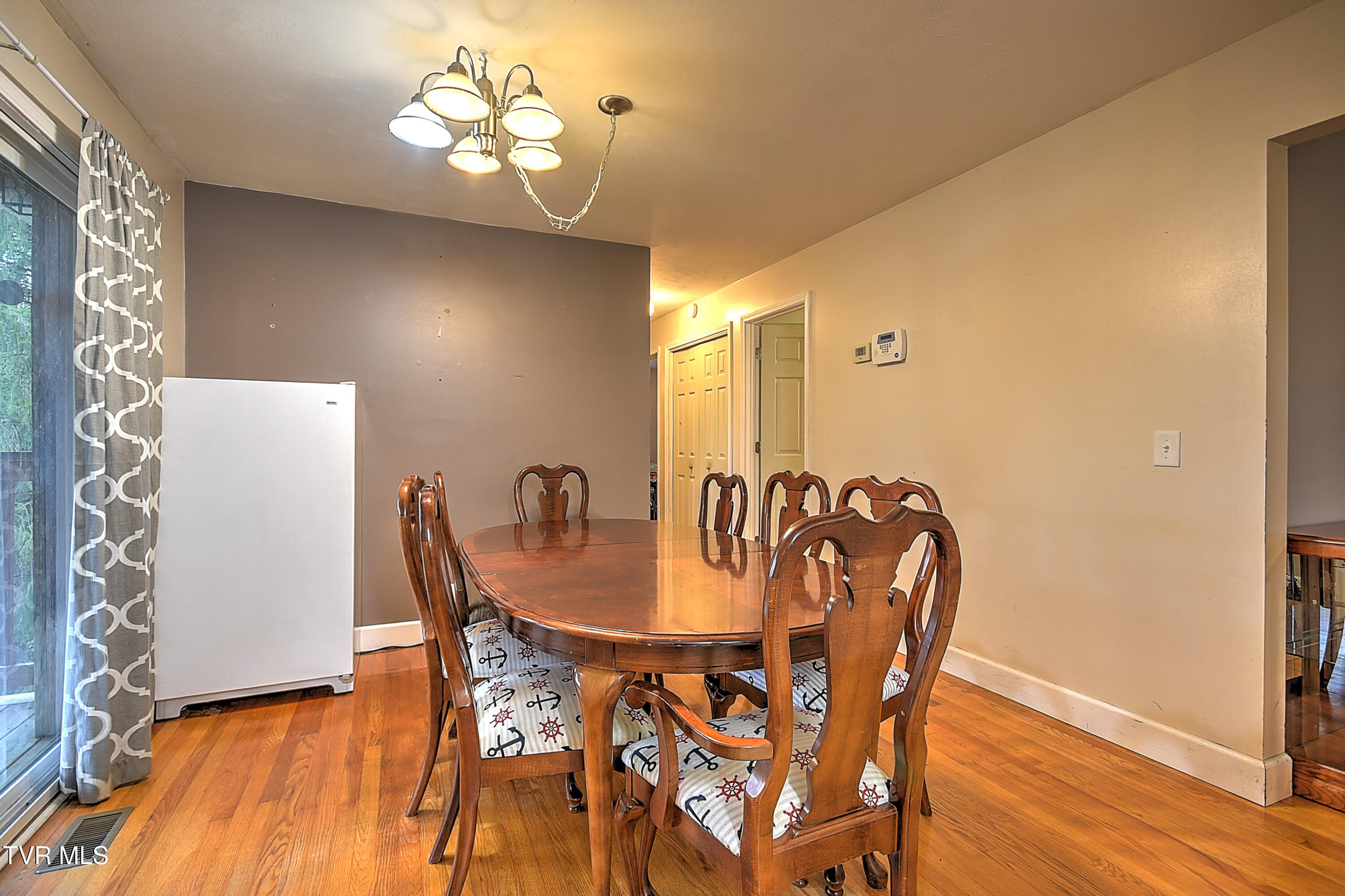 312 Merman Road Kingsport, TN 37663 - Photo 11 of 47 312 Merman ES-11