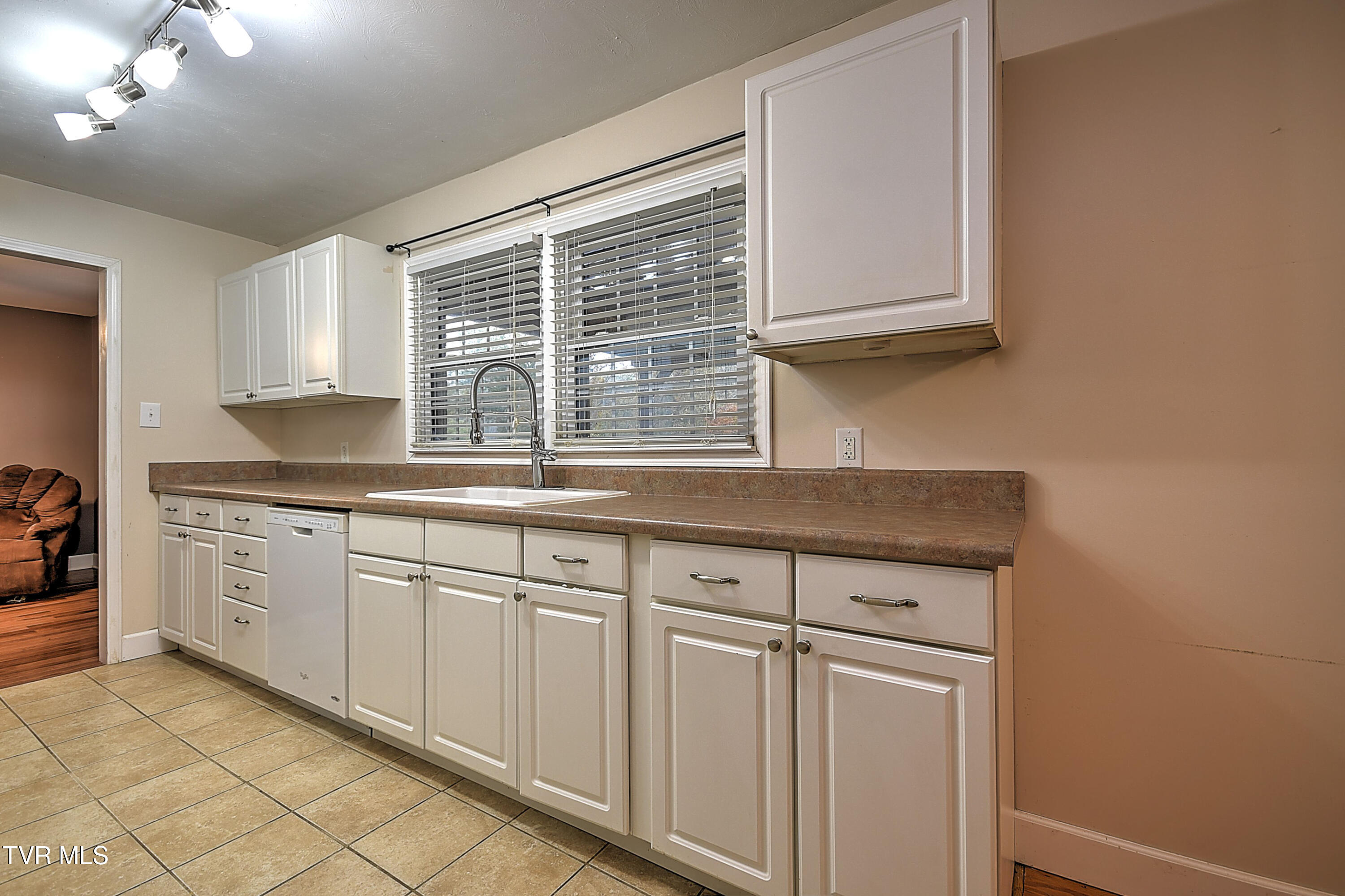 312 Merman Road Kingsport, TN 37663 - Photo 14 of 47 312 Merman ES-14