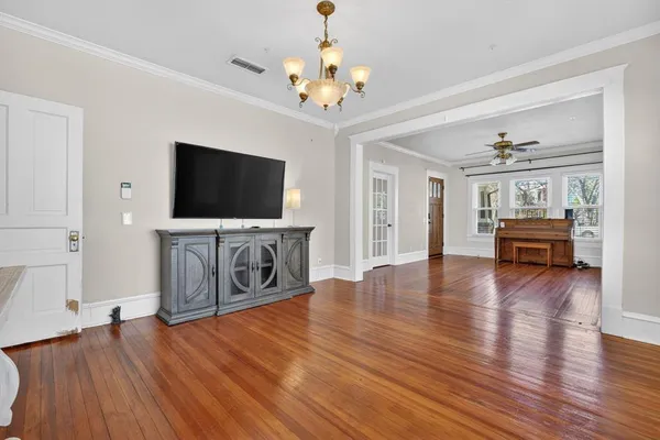 $2,349 | 212 North Grand Avenue, Waxahachie, TX 75165