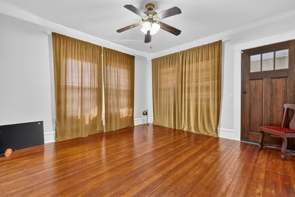 $2,349 | 212 North Grand Avenue, Waxahachie, TX 75165