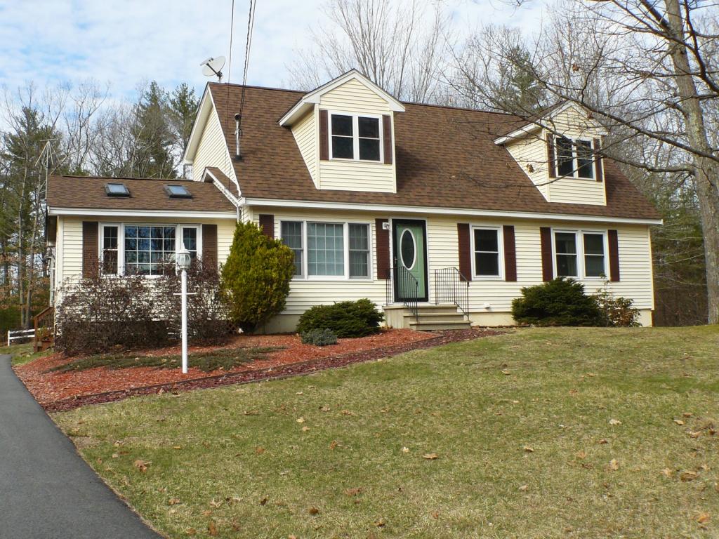 9 Towle Road Kingston, NH 03848 - Photo 1 of 18