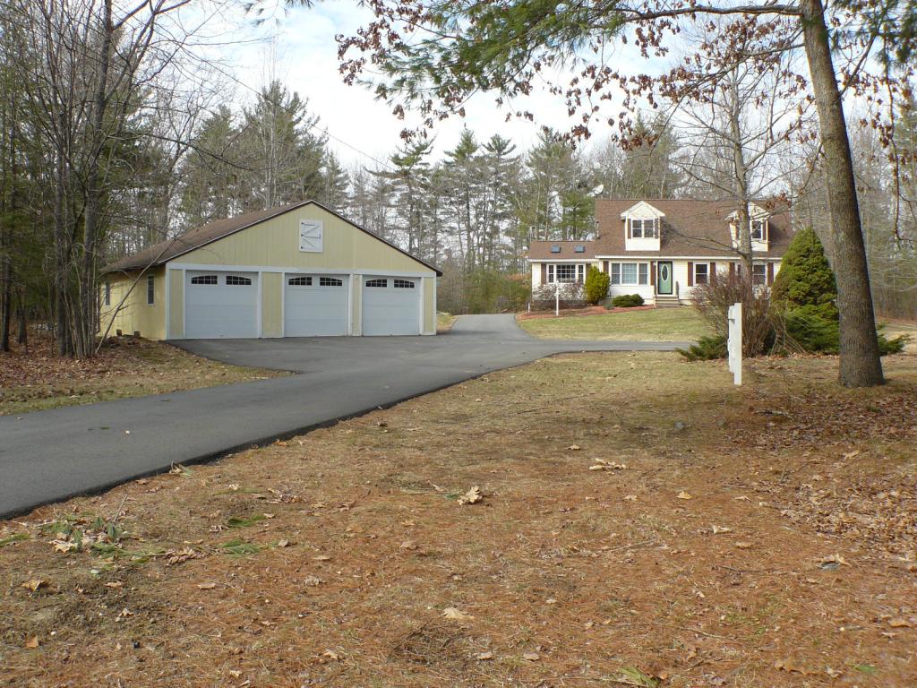 9 Towle Road Kingston, NH 03848 - Photo 2 of 18