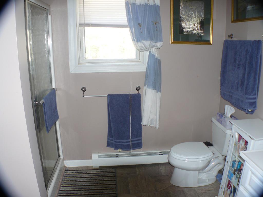 9 Towle Road Kingston, NH 03848 - Photo 11 of 18