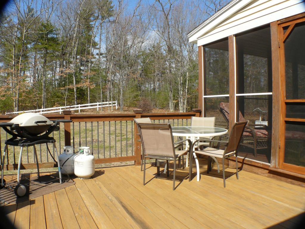 9 Towle Road Kingston, NH 03848 - Photo 14 of 18