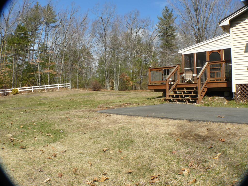 9 Towle Road Kingston, NH 03848 - Photo 16 of 18