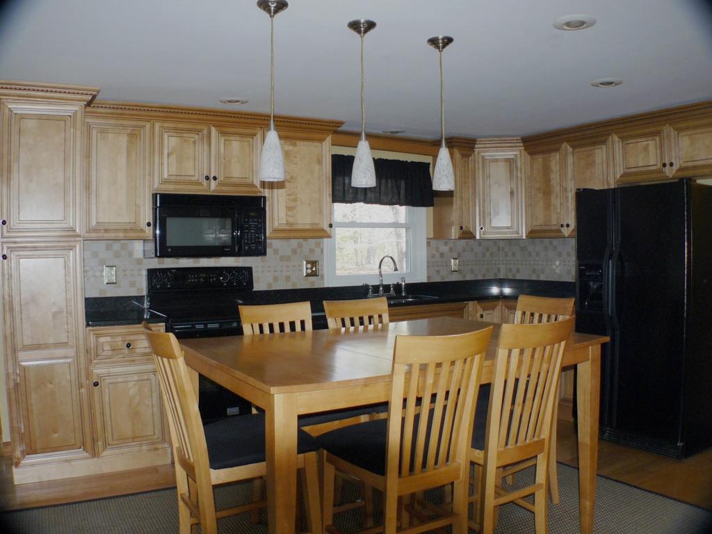 9 Towle Road Kingston, NH 03848 - Photo 4 of 18