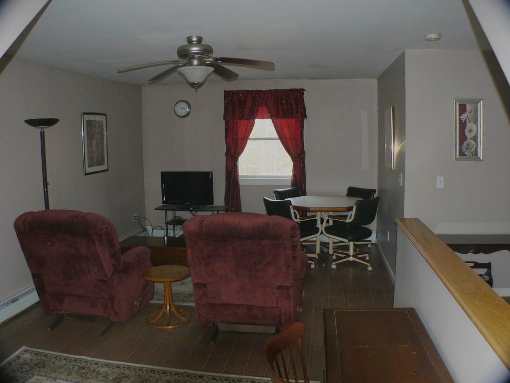 9 Towle Road Kingston, NH 03848 - Photo 10 of 18