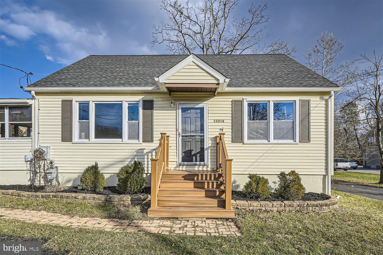 10517 Vincent Road White Marsh, MD 21162 - Photo 4 of 27 FRONT OF HOUSE