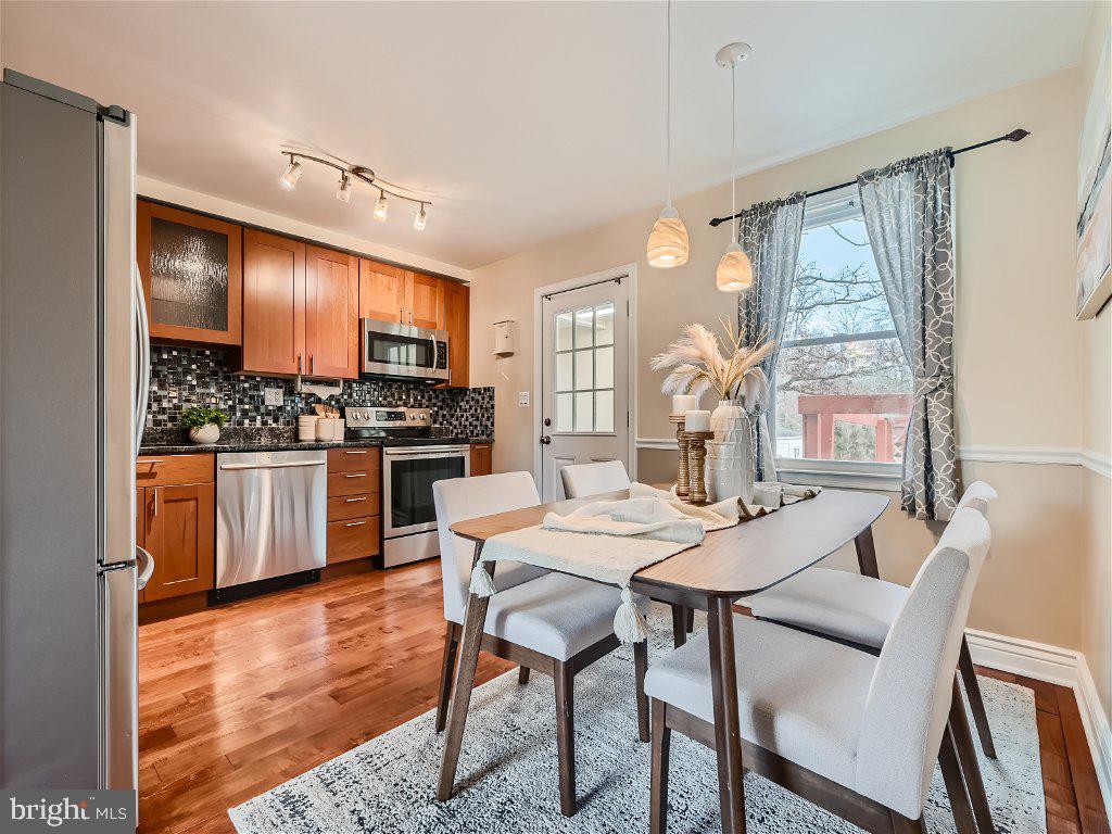 10517 Vincent Road White Marsh, MD 21162 - Photo 5 of 27 KITCHEN