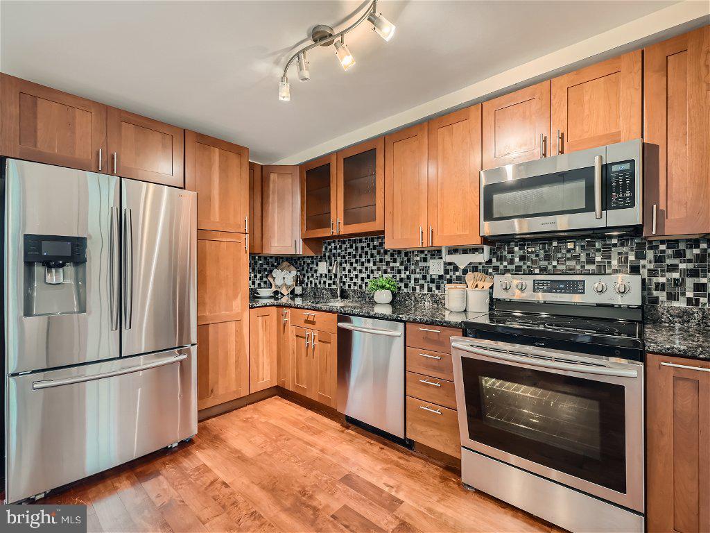 10517 Vincent Road White Marsh, MD 21162 - Photo 6 of 27 KITCHEN