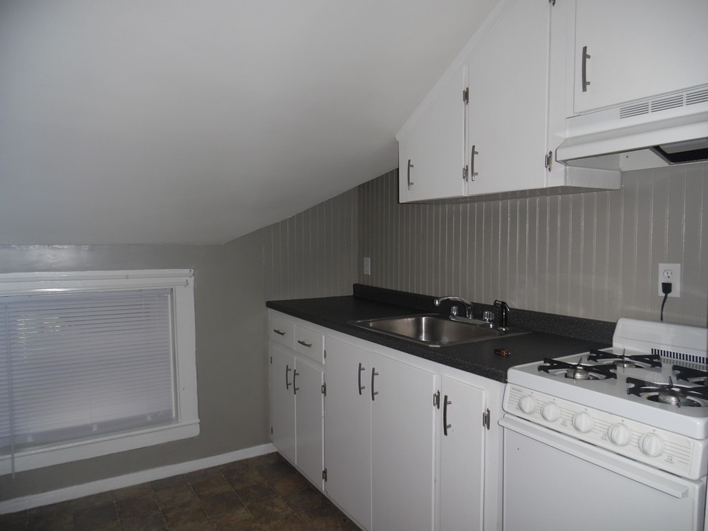 521 North Main Street Fall River, MA 02720 - Photo 13 of 15 Gallery Image 13