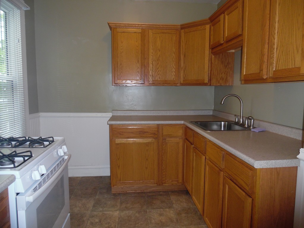 521 North Main Street Fall River, MA 02720 - Photo 6 of 15 Gallery Image 6