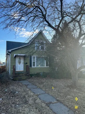 $69,900 | 629 2nd Avenue South, Clinton, IA 52732