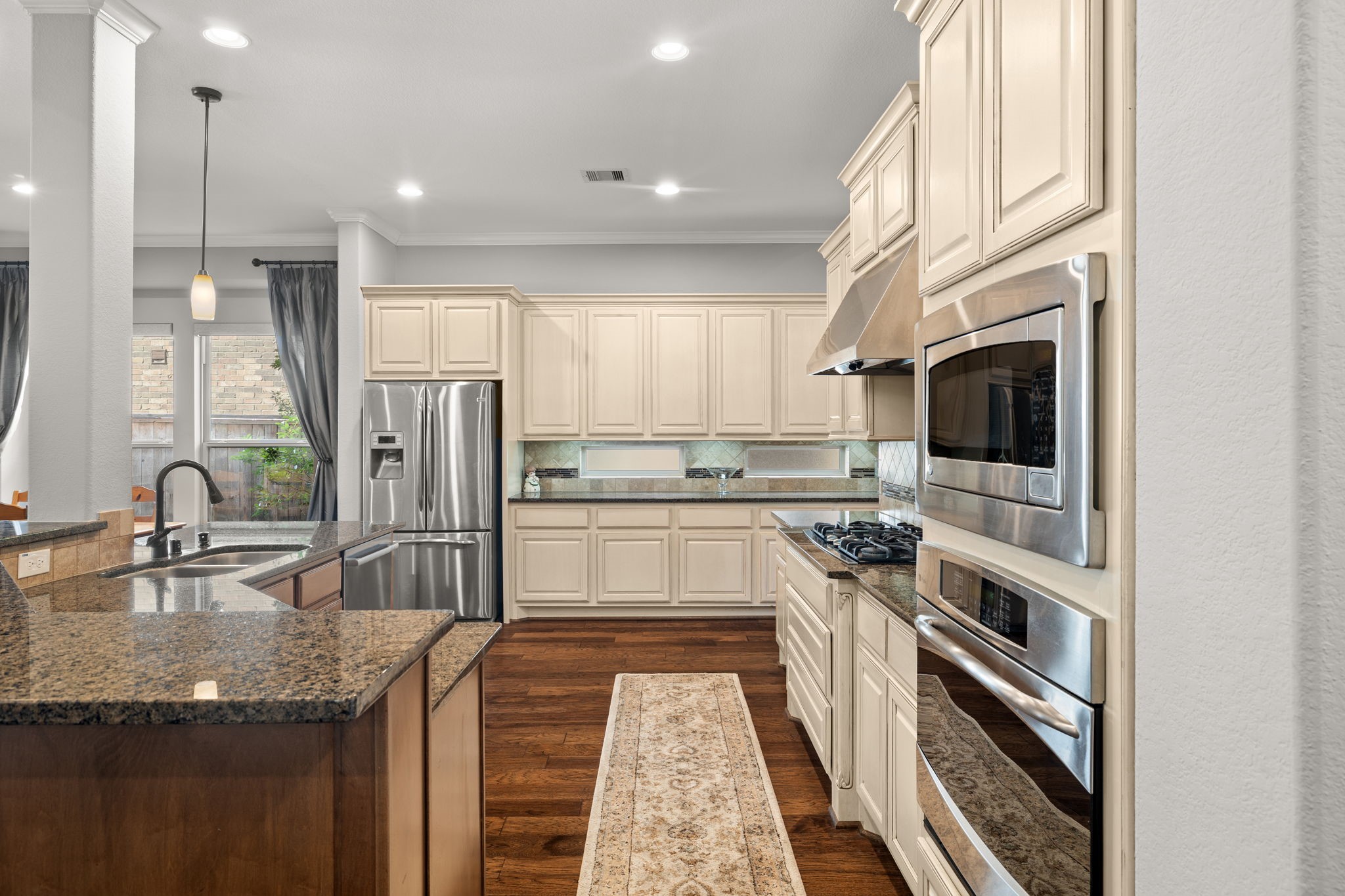 11 Canoe Bend Drive Spring, TX 77389 - Photo 9 of 24