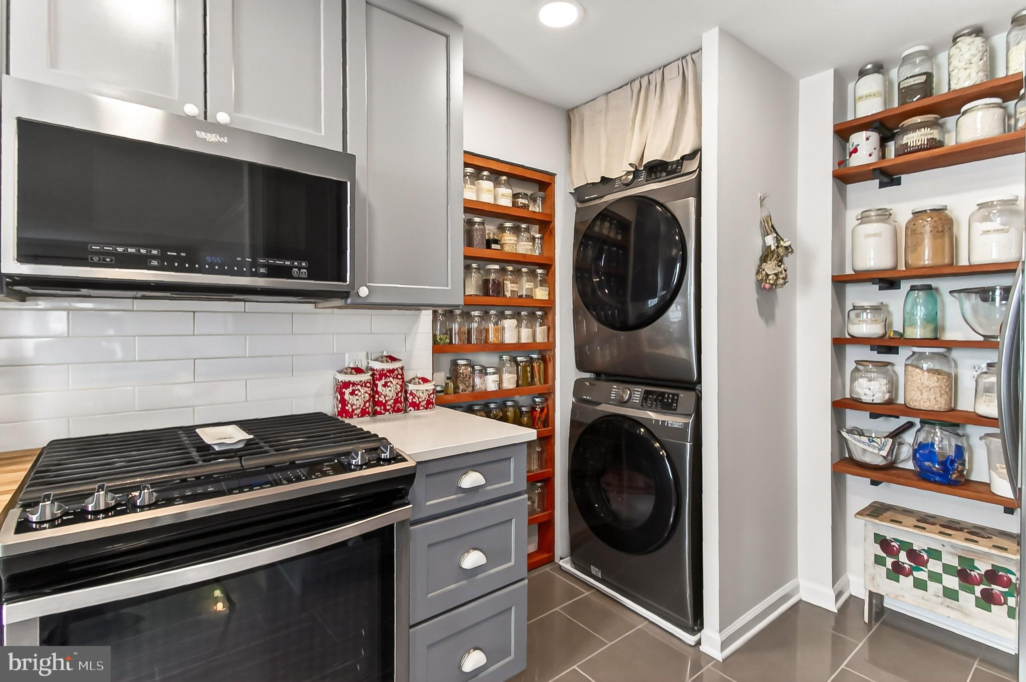 3121 Westley Road Falls Church, VA 22042 - Photo 19 of 48 Built-ins