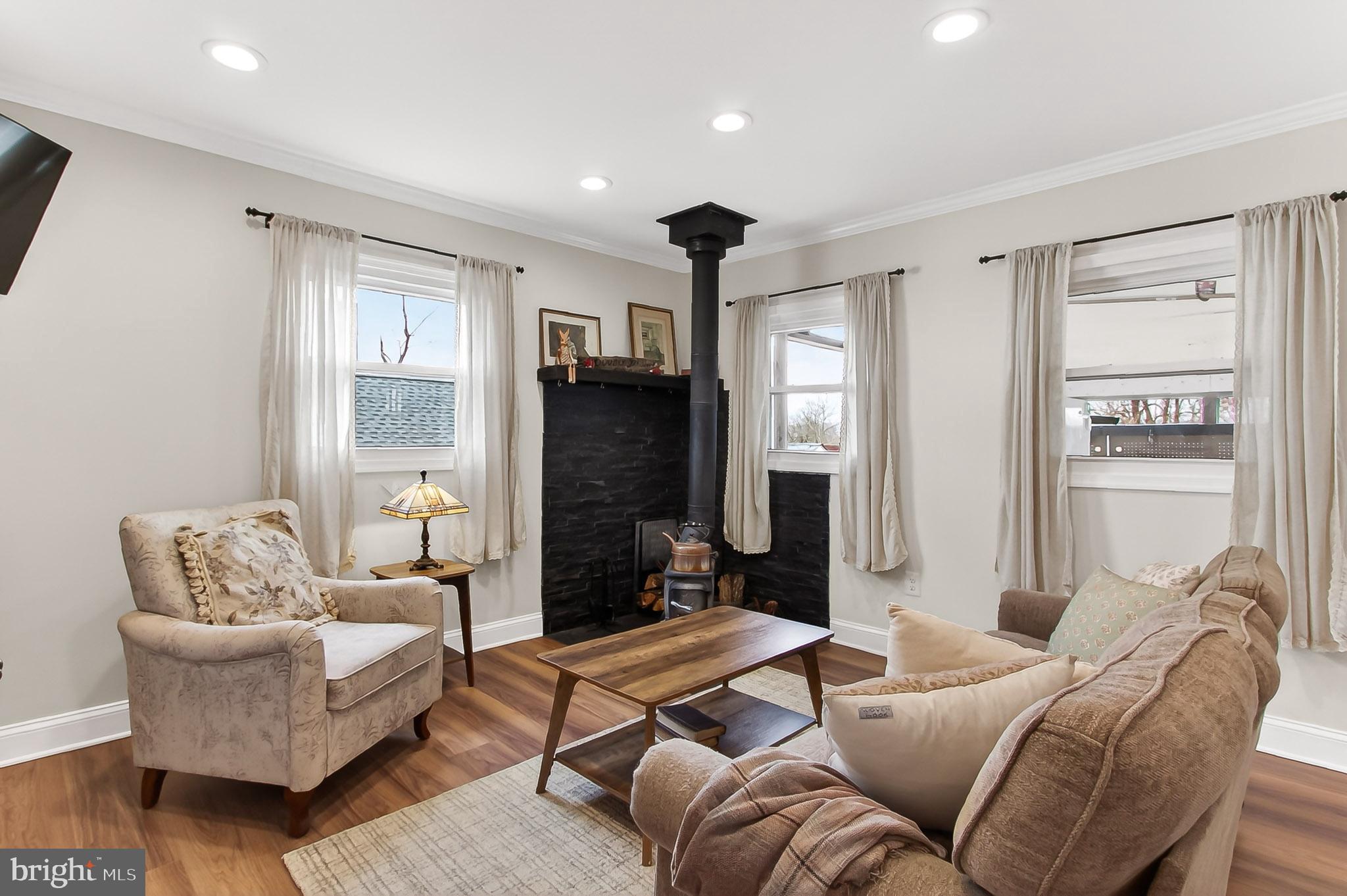 3121 Westley Road Falls Church, VA 22042 - Photo 22 of 48 Lots of space to entertain