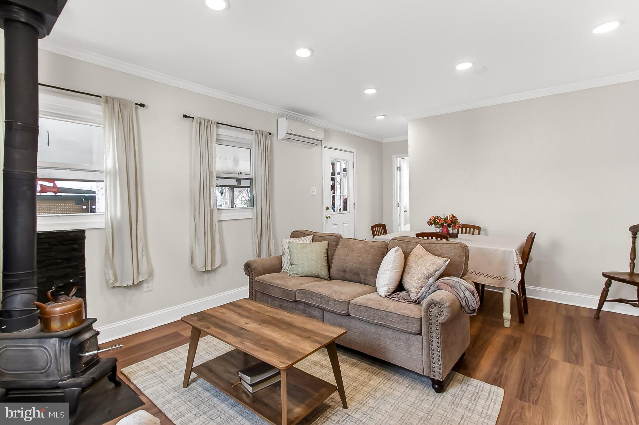 3121 Westley Road Falls Church, VA 22042 - Photo 24 of 48 Great recessed lighting and crown molding
