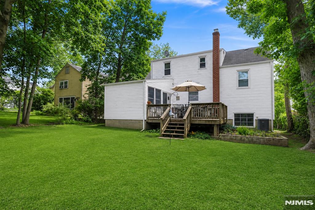 711 Rutland Avenue Teaneck, NJ 07666 - Photo 17 of 22