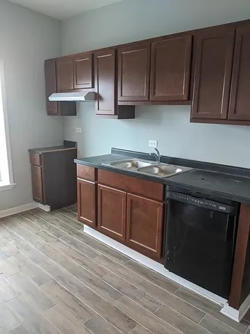 $1,800 | 266 East Cass Street, Unit 2N, Joliet, IL 60432