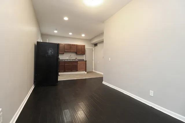 $1,800 | 266 East Cass Street, Unit 2N, Joliet, IL 60432