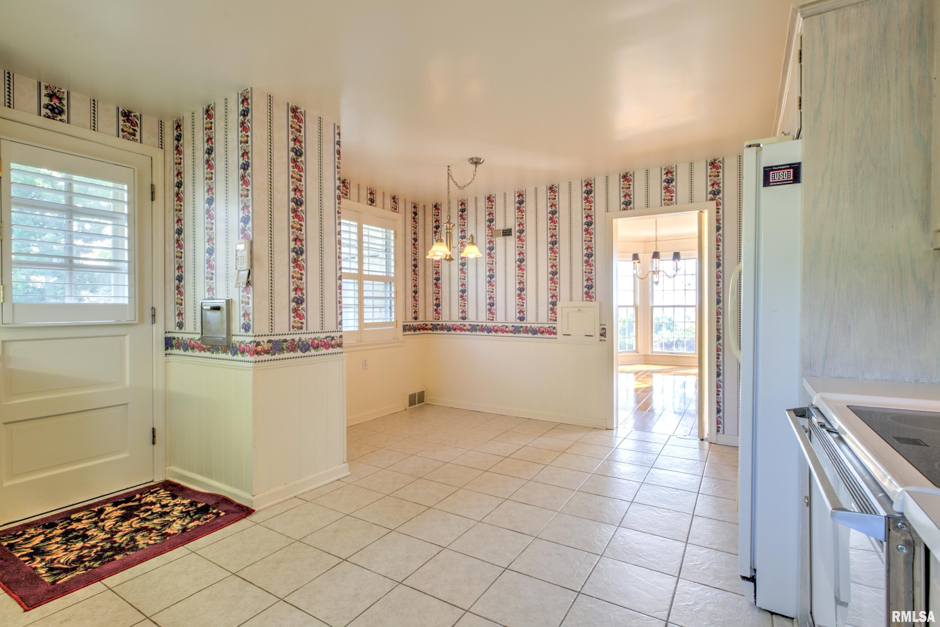 5014 North Prospect Road Peoria Heights, IL 61616 - Photo 9 of 69