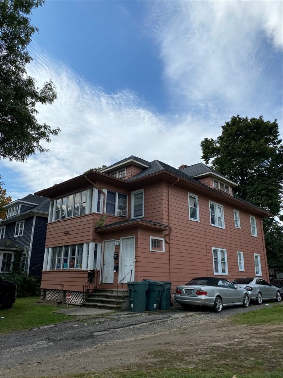 87 Thurston Road Rochester, NY 14619 - Photo 3 of 17