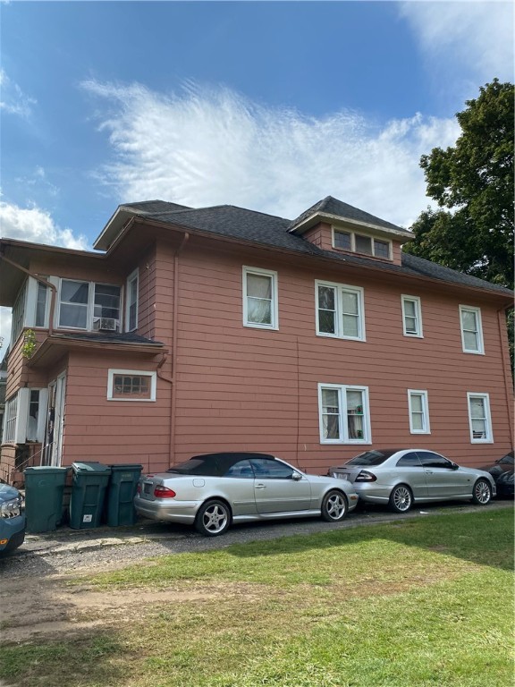 87 Thurston Road Rochester, NY 14619 - Photo 4 of 17