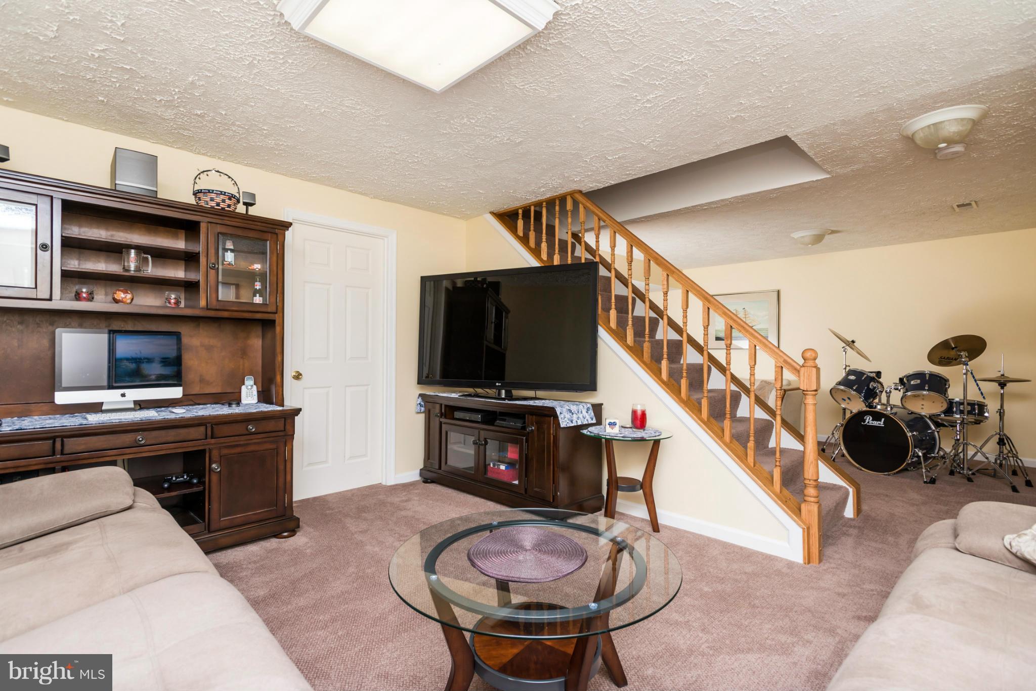 535 Sunset Knoll Road Pasadena, MD 21122 - Photo 22 of 28 Family Room