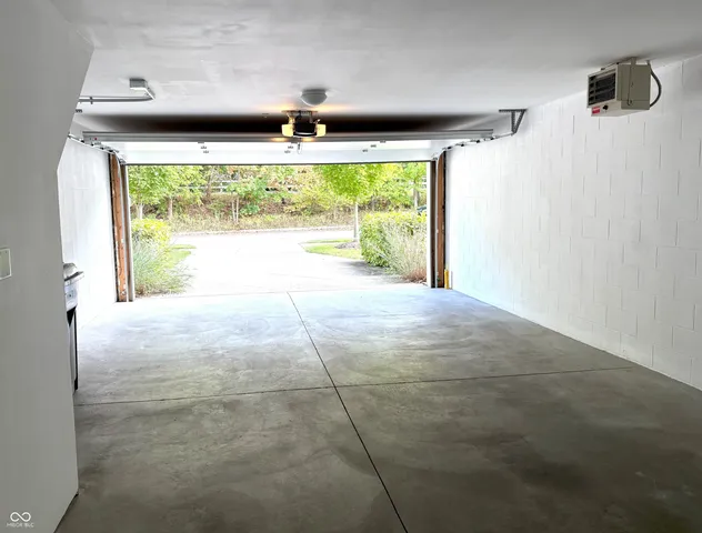 $2,200 | 949 Junction Place, Indianapolis, IN 46220