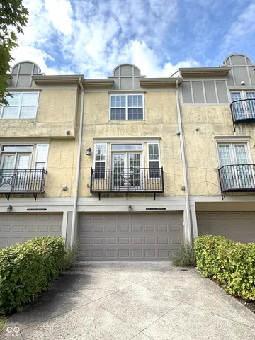 $2,200 | 949 Junction Place, Indianapolis, IN 46220