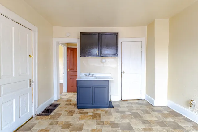 $129,900 | 4047 North 19th Street, Unit 4049, Milwaukee, WI 53209