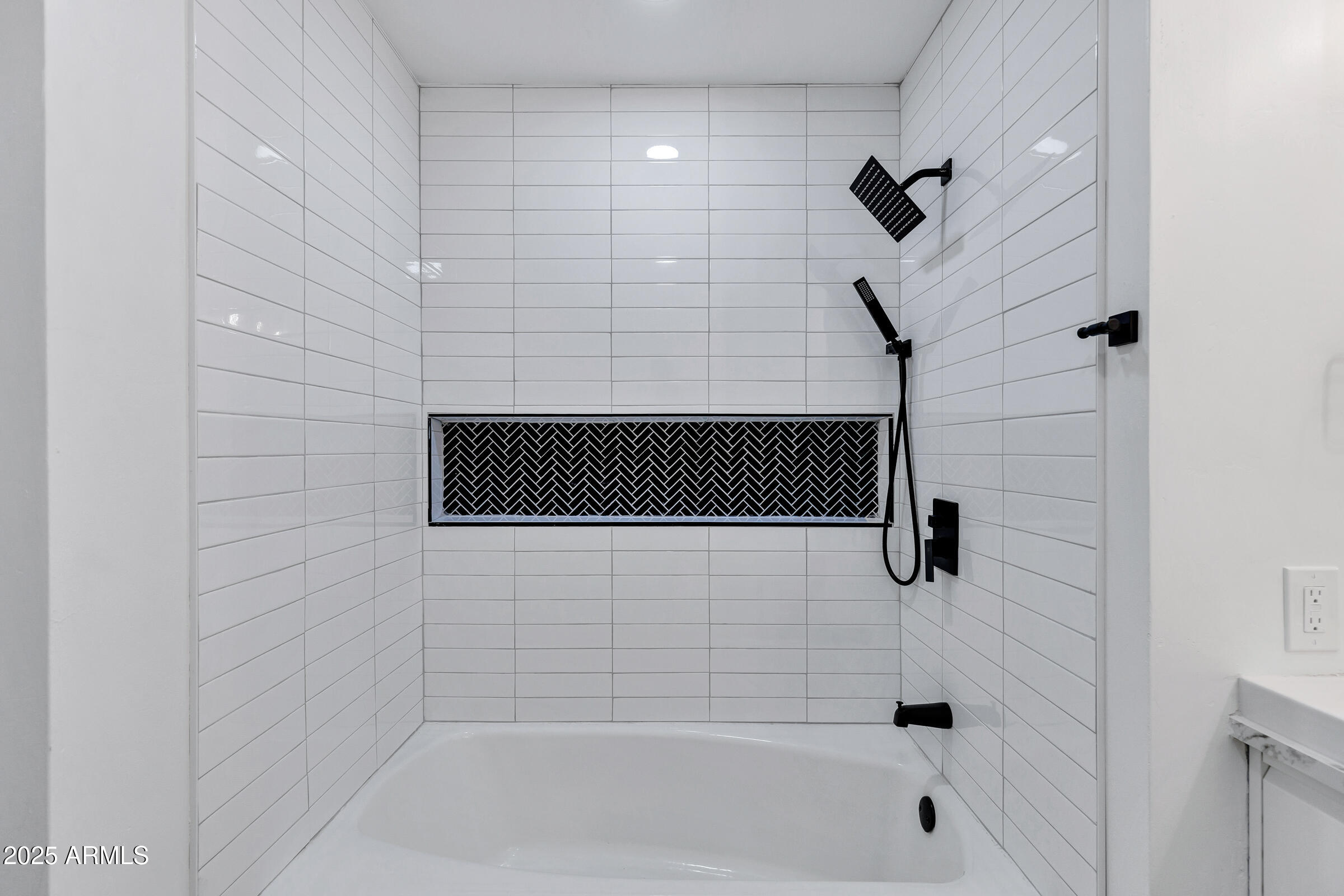 1618 West Lamar Road Phoenix, AZ 85015 - Photo 15 of 30 1618 W Lamar Rd-19