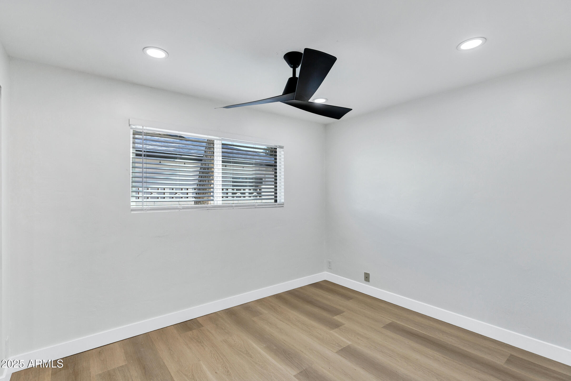 1618 West Lamar Road Phoenix, AZ 85015 - Photo 18 of 30 1618 W Lamar Rd-16