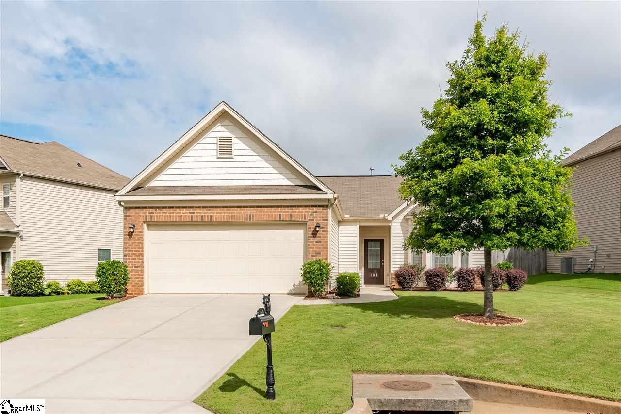 104 Salthouse Road Simpsonville, SC 29680 - Photo 1 of 31 Beautifully Manicured Lawn!