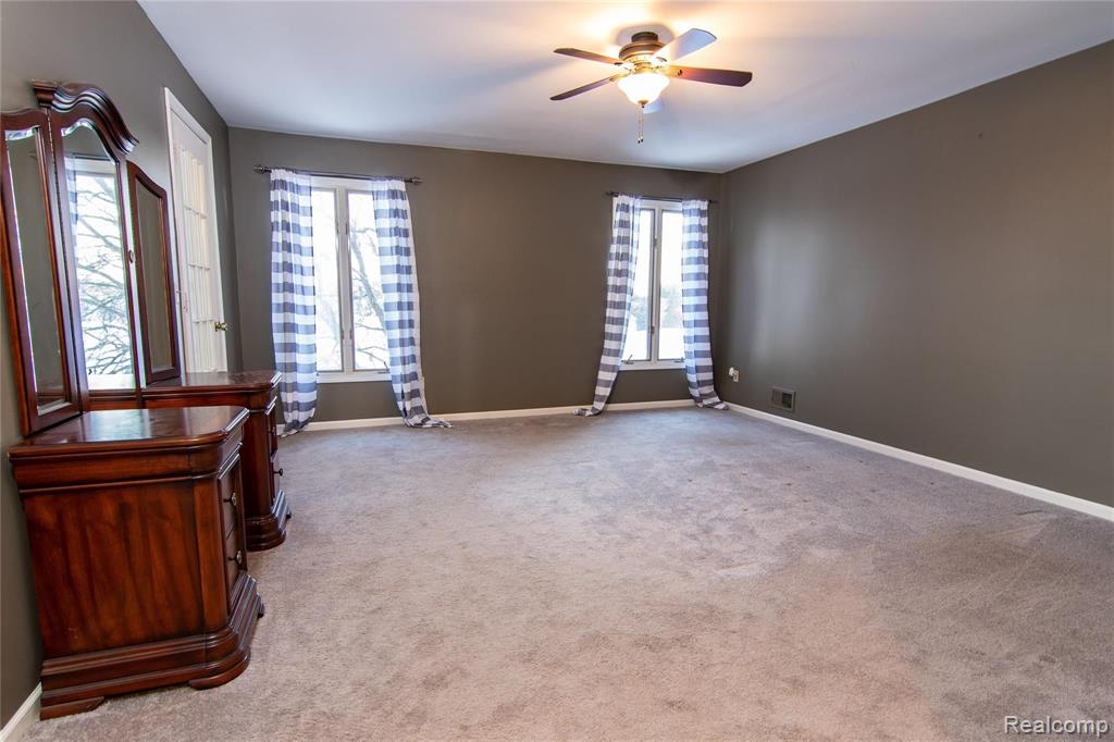 936 Golfview Court Rochester Hills, MI 48307 - Photo 21 of 47