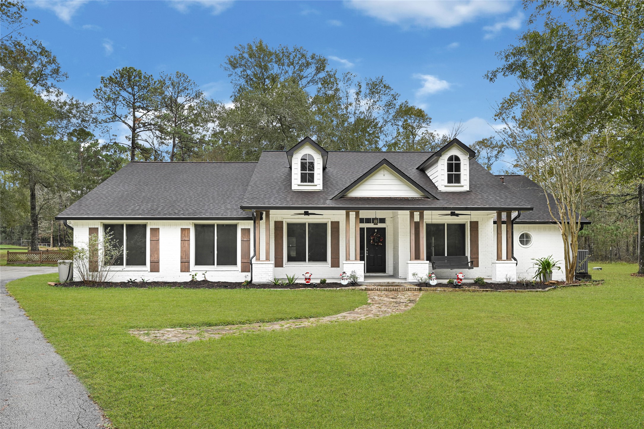 Charming Farmhouse Retreat