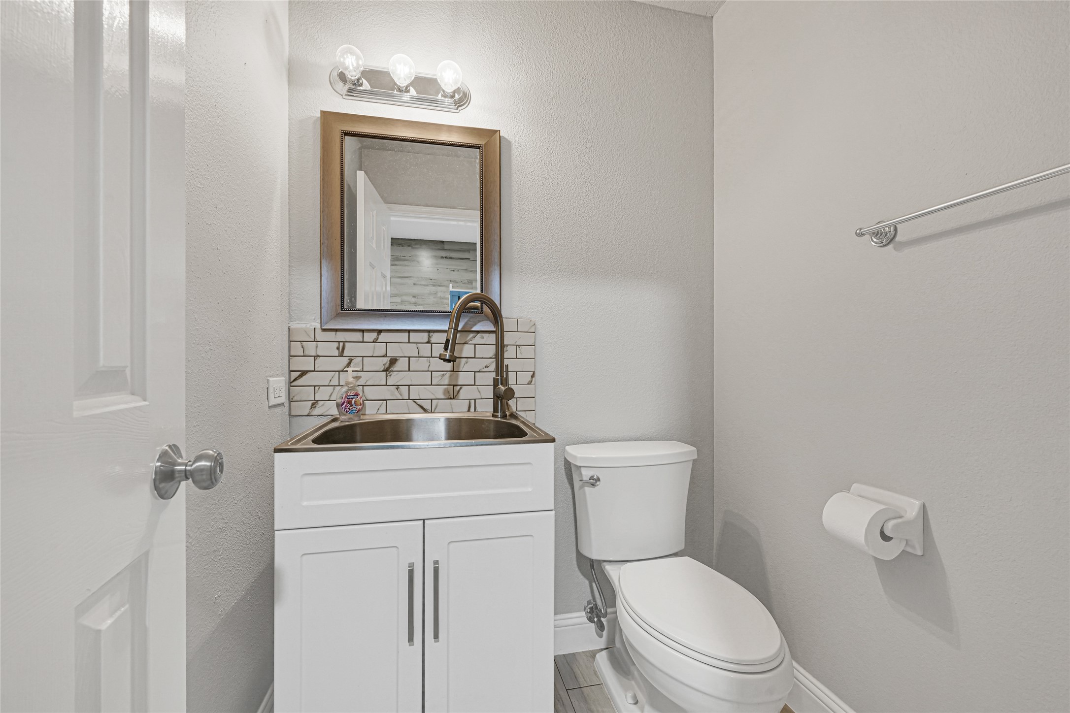 28402 Ascot Farms Road Magnolia, TX 77354 - Photo 33 of 40 Half Bathroom