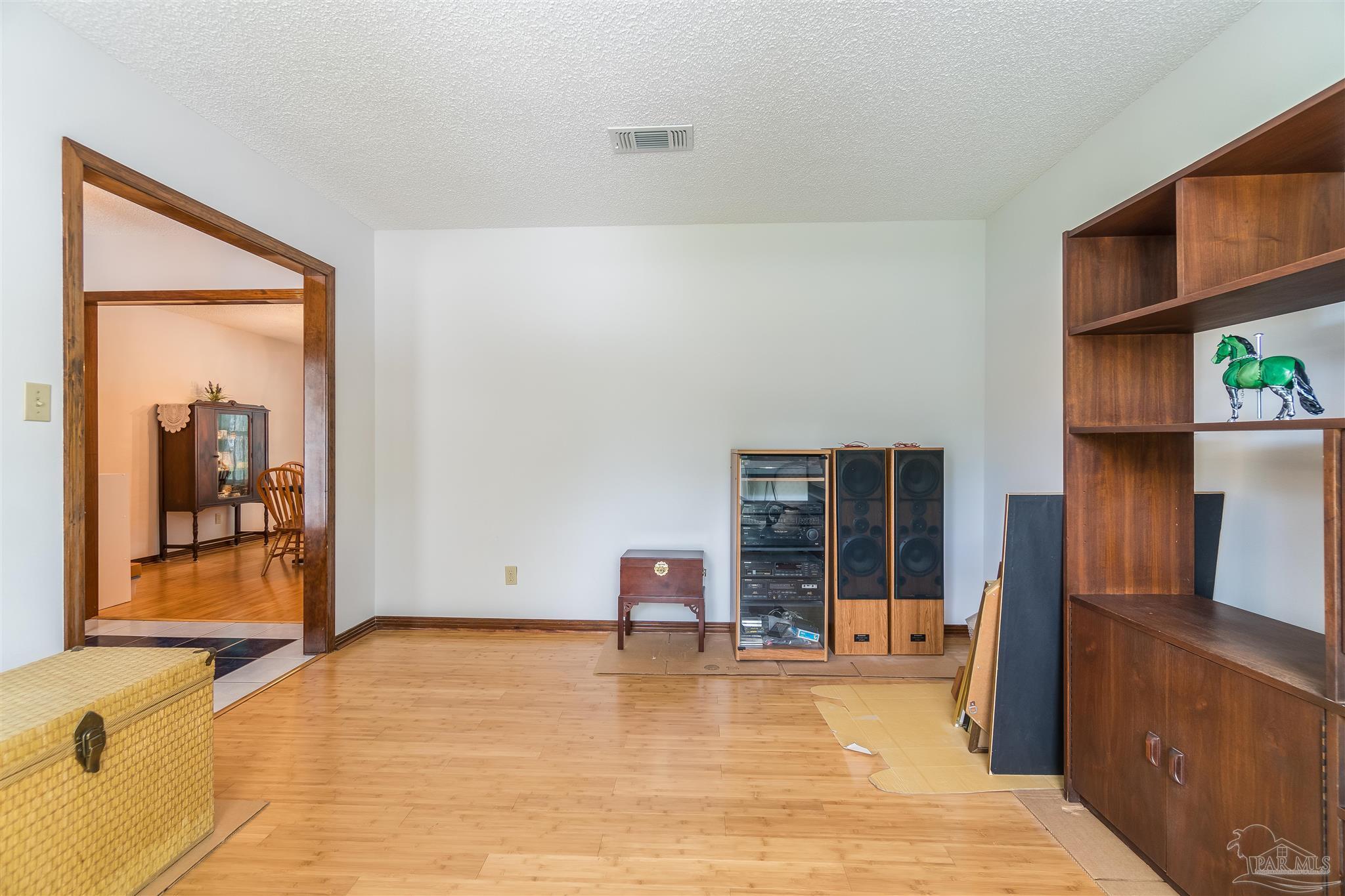 3530 Lemmington Road Pensacola, FL 32504 - Photo 6 of 36 Gallery Image 6