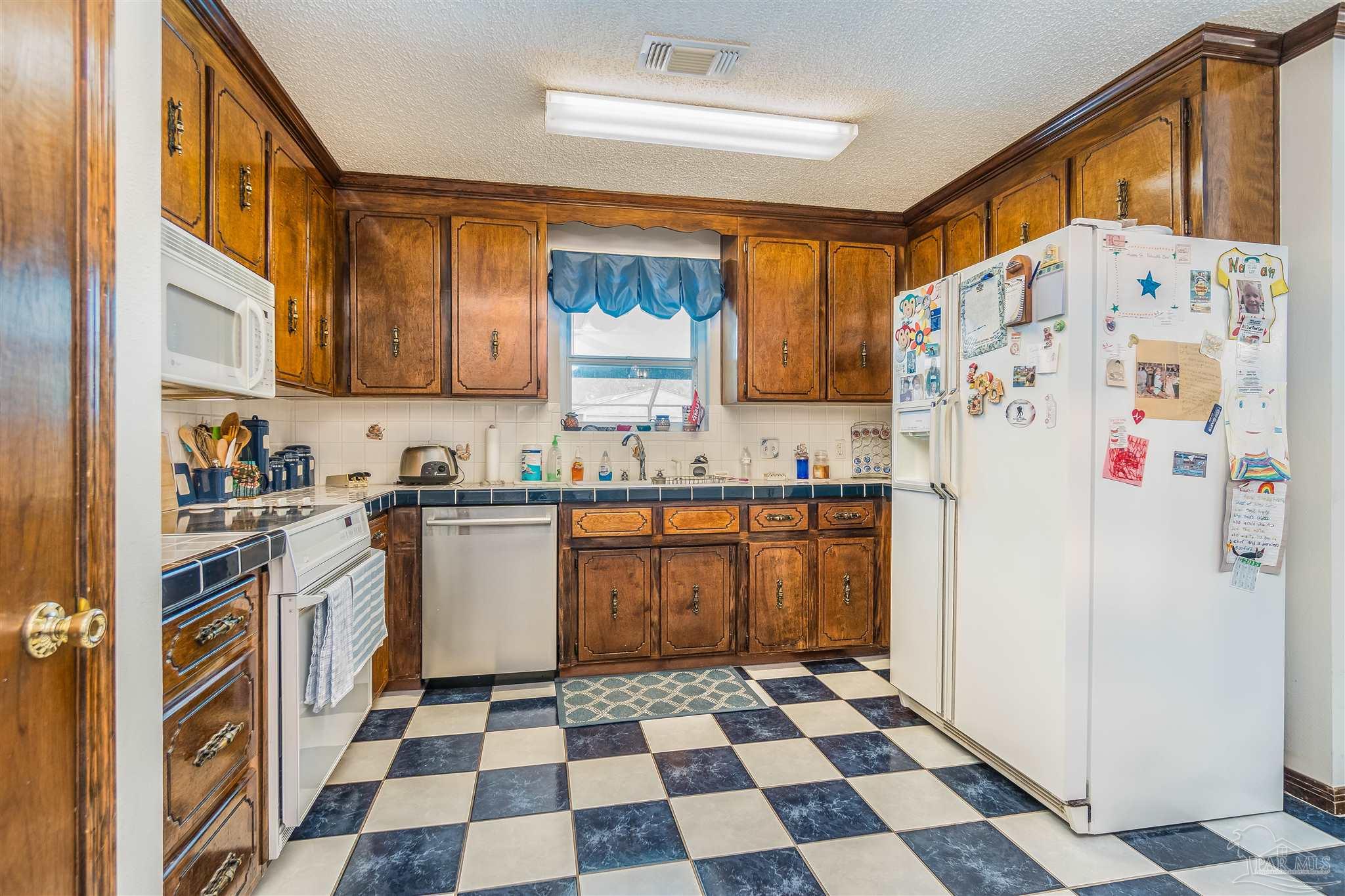 3530 Lemmington Road Pensacola, FL 32504 - Photo 10 of 36 Gallery Image 10