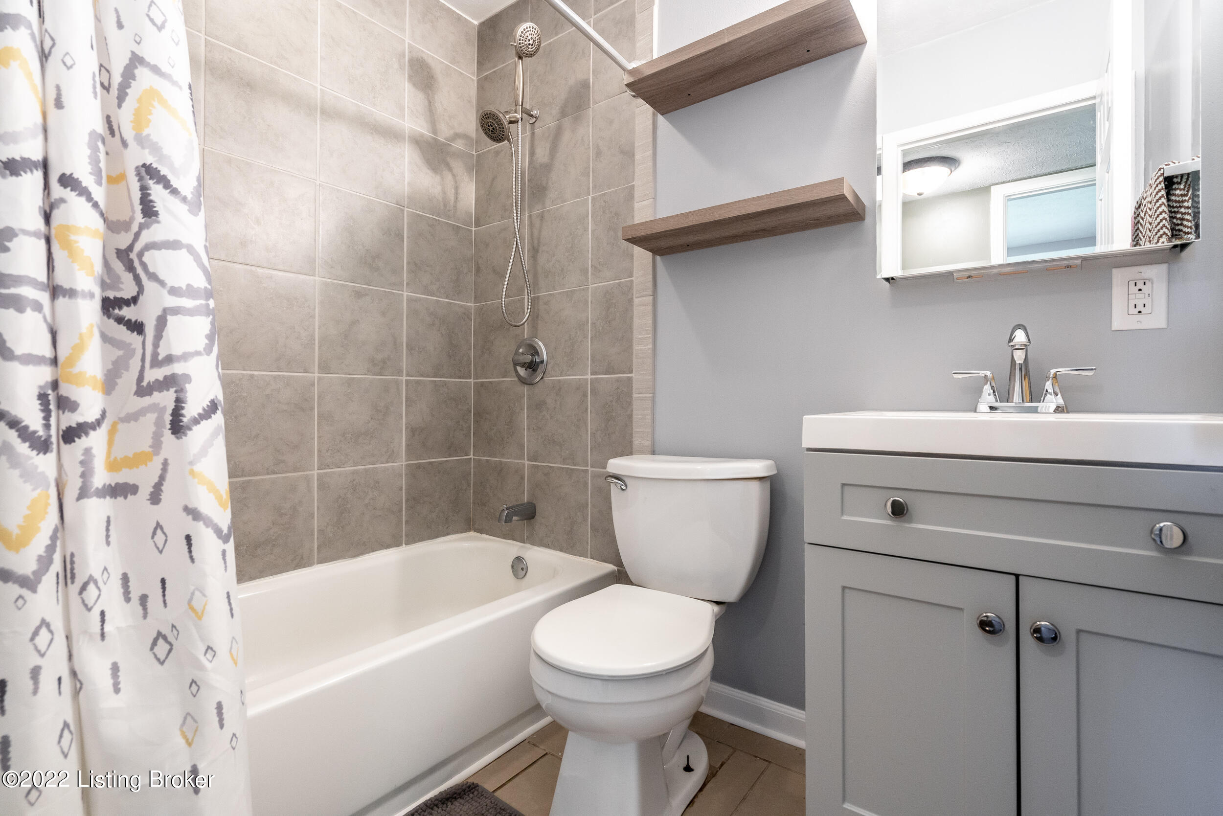 11211 Torrington Road Louisville, KY 40272 - Photo 17 of 24 11211 Torrington Rd-25