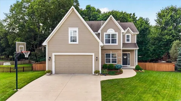 $420,000 | 4017 Southwest Evergreen Lane, Lee's Summit, MO 64082