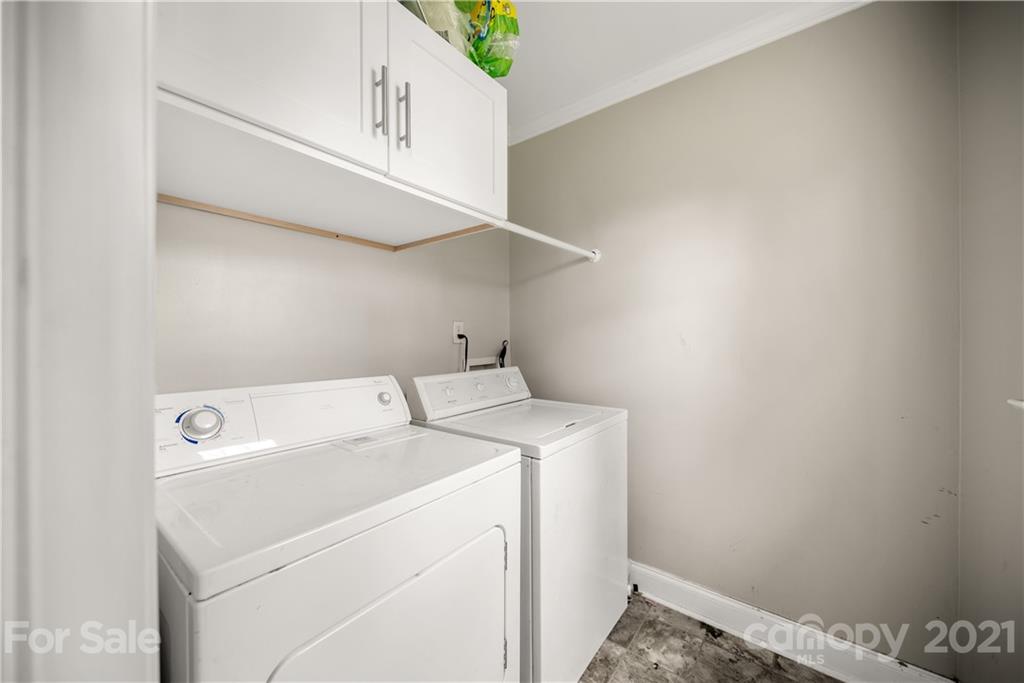 2508 Milton Road Charlotte, NC 28215 - Photo 15 of 17 a utility room with dryer and washer