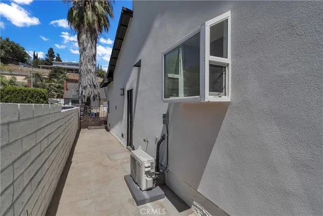 a view of a house with a tub