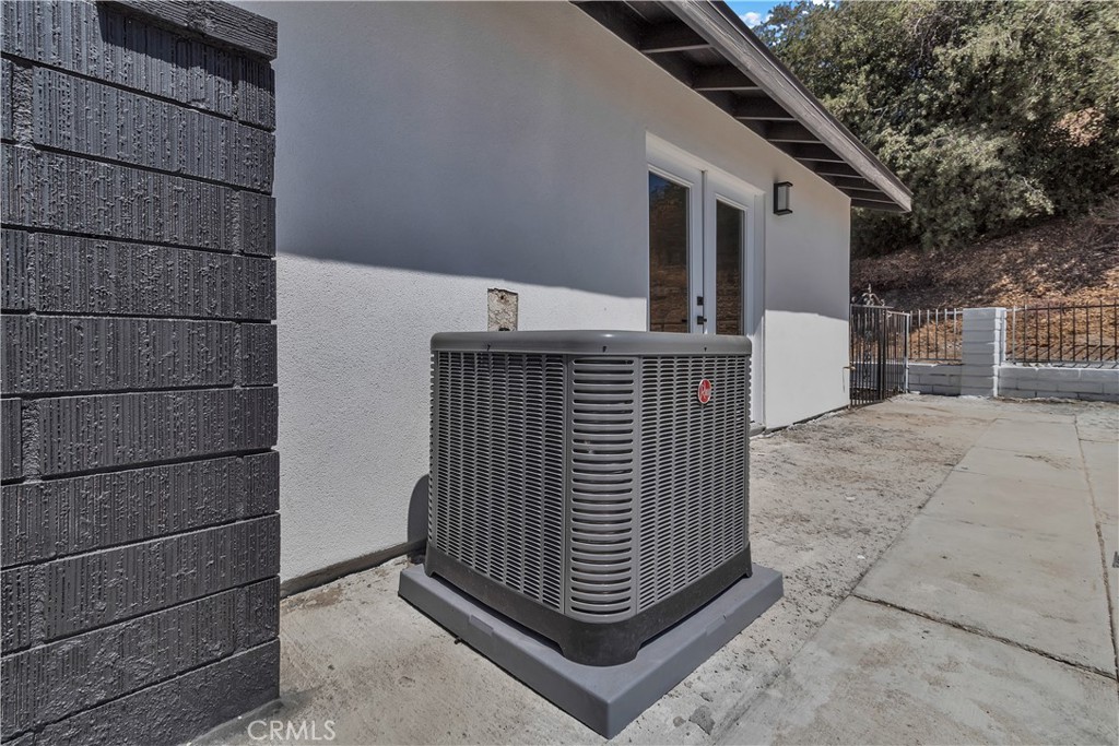 12524 Chanute Street Pacoima, CA 91331 - Photo 40 of 47 a view of outdoor space and deck