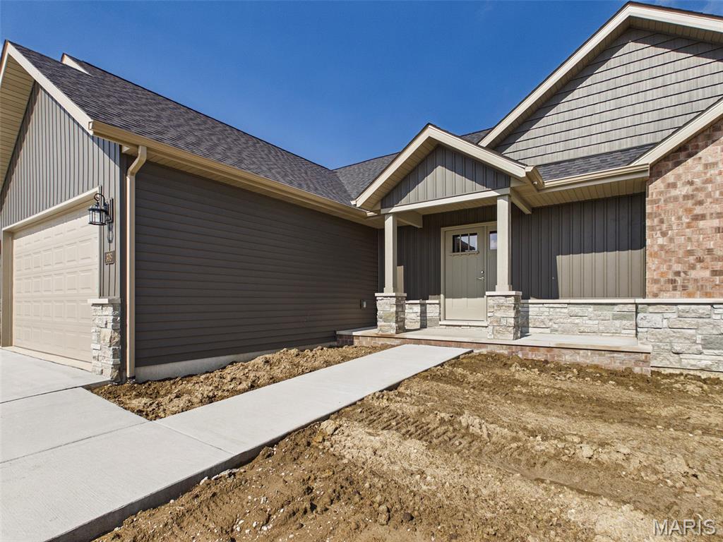 308 George Bush Boulevard Troy, IL 62294 - Photo 2 of 37