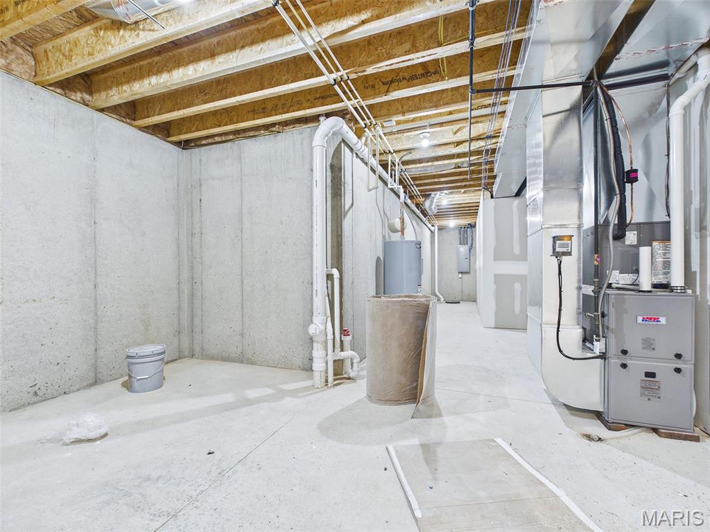 308 George Bush Boulevard Troy, IL 62294 - Photo 33 of 37