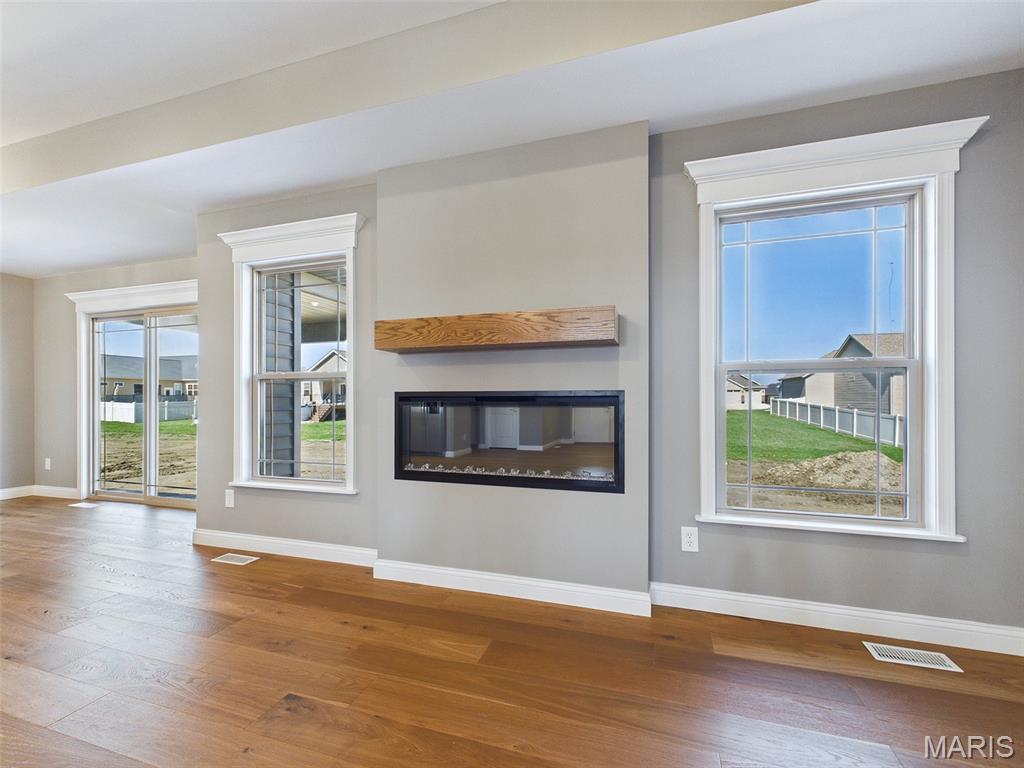 308 George Bush Boulevard Troy, IL 62294 - Photo 8 of 37