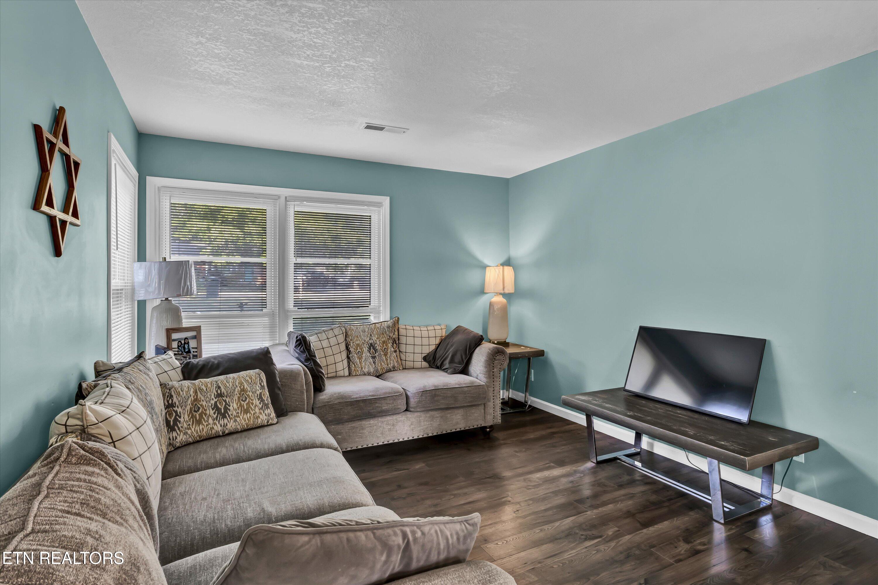 3720 Orangewood Road Northwest Knoxville, TN 37921 - Photo 5 of 25 05-3720 Orange Rd NW-5