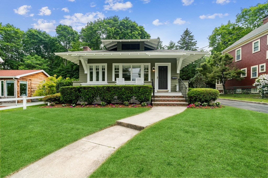 44 Temple Street Reading, MA 01867 - Photo 1 of 29