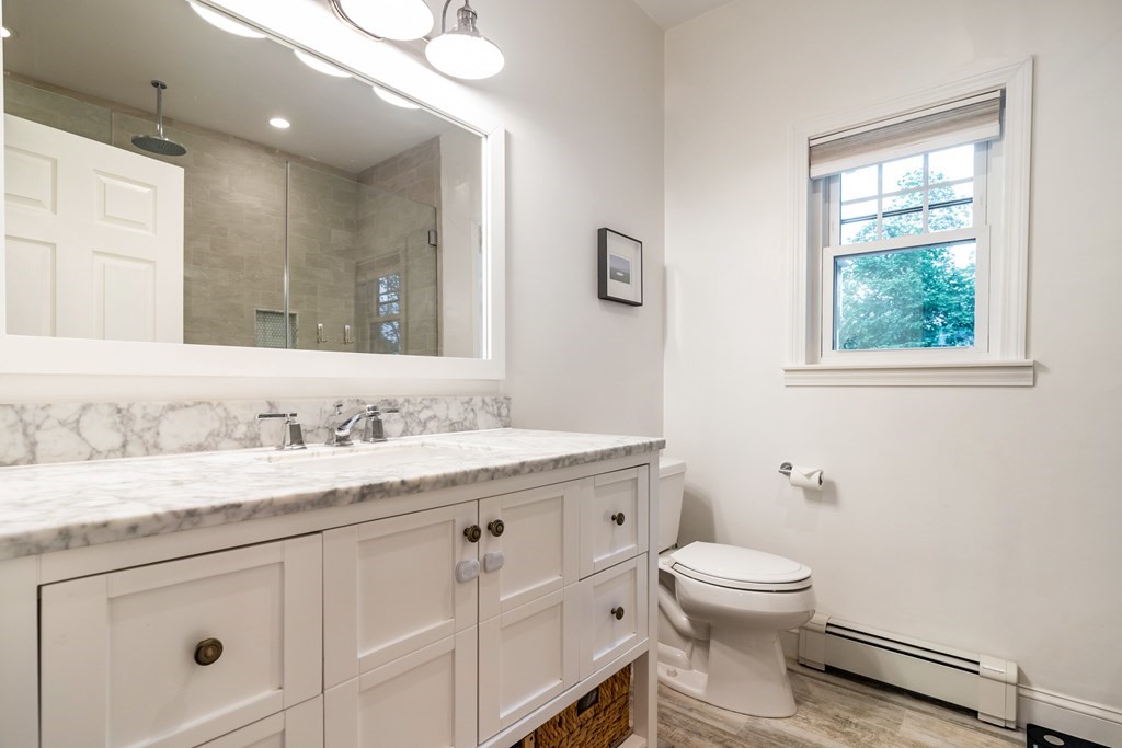 44 Temple Street Reading, MA 01867 - Photo 16 of 29